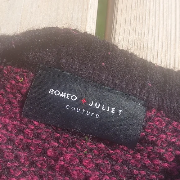 Sweater - Picture 4 of 9